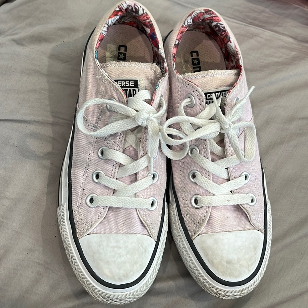 Converse, size 6 youth